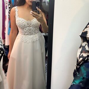 Beautiful pearls sweetheart wedding gown with A line